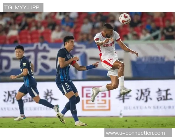 重庆足球队战术之争引发热议球迷与专家各执己见探讨未来发展方向